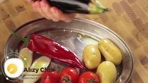 Как запекать овощи в духовке целиком