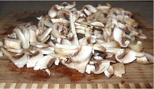 Говяжья печень с грибами