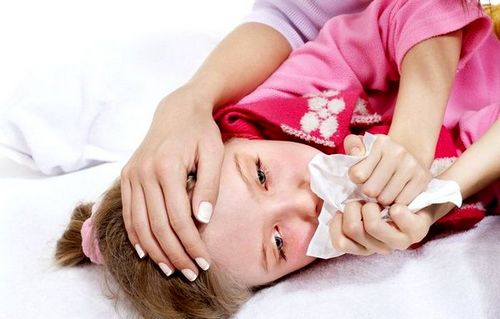 Сухой приступообразный кашель у ребенка с температурой и без лечение