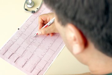 Экг ребенку особенности, расшифровка кардиограммы, норма и нарушения у детей
