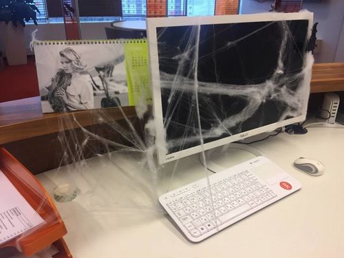 как украсить на хэллоуин офис