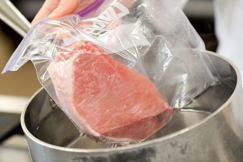 как разморозить мясо в воде