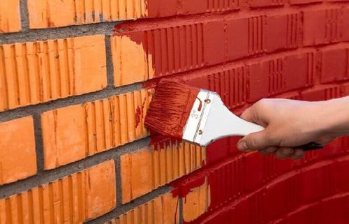 Как покрасить кирпичную стену выбор краски и процесс окрашивания