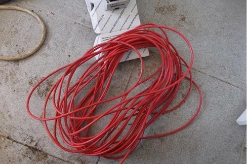 Саморегулирующийся нагревательный кабель греющий тип для труб