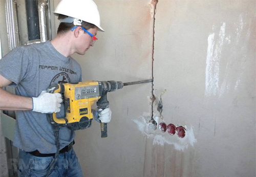Как штробить бетонную стену под проводку