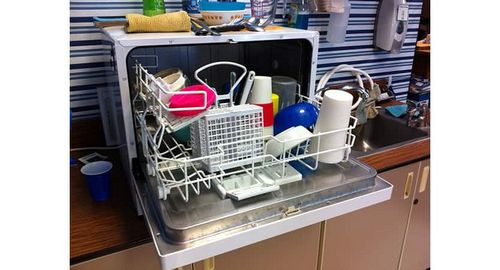 Как выбрать посудомоечную машину для дачи без водопровода