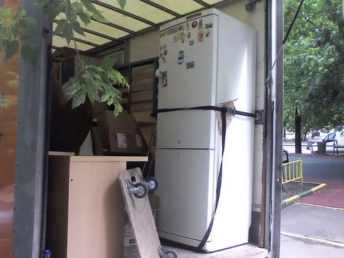 Как правильно перевозить холодильник лежа на дальние расстояния боком, можно ли это при перевозке