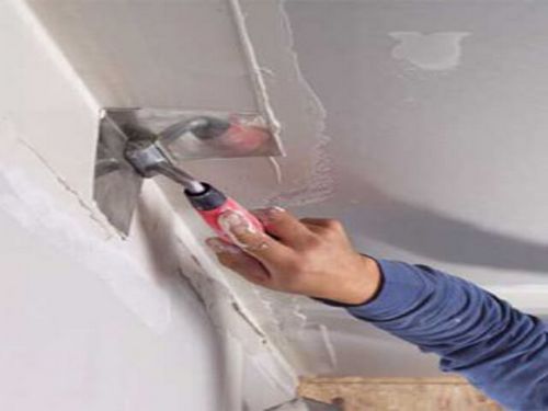 Как выровнять углы стен шпатлевкой и перфорированным уголком
