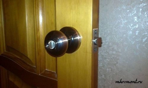 Как установить защелку на межкомнатную дверь