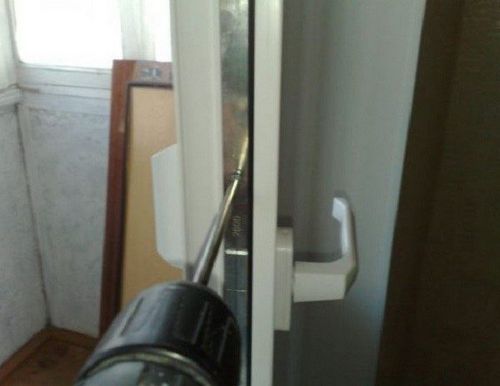 Ручка на металлопластиковую дверь