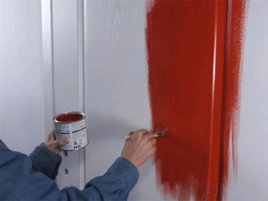 Какой краской покрасить двери