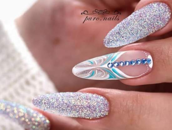 Френч на миндалевидные ногти с дизайном. Фото новинки красивый, нежный