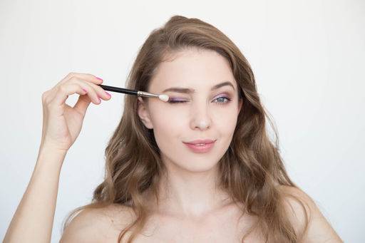 Техника нанесения теней на глаза, схема макияжа. Как краситься пошагово с фото