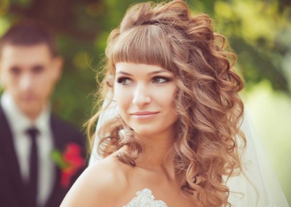 Прически на длинные волосы с челкой на торжество, каждый день, свадебные. Как сделать своими