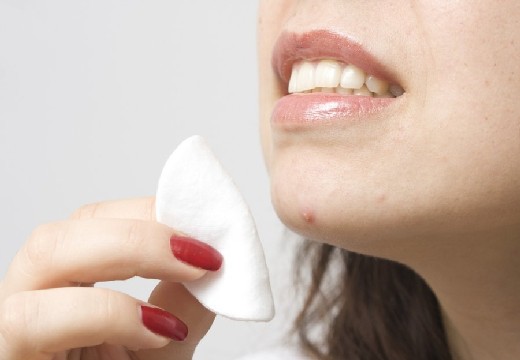 Жировики на лице – причины дефекта и способы эффективного лечения