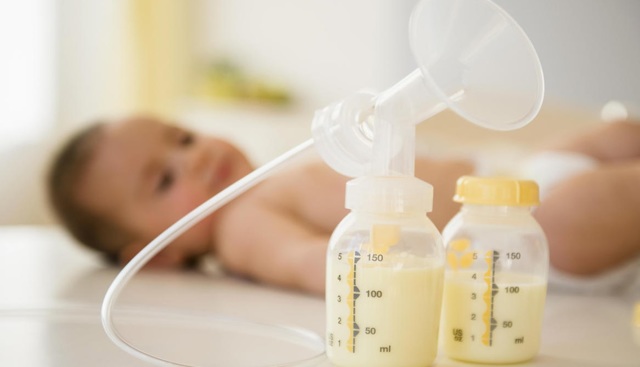 Как пользоваться молокоотсосом — инструкция и рекомендации для молодых мам