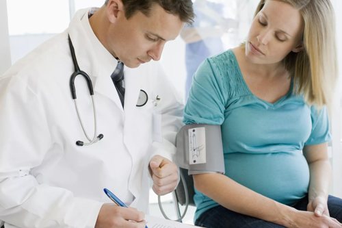 Врачи и клиники для ведения беременности – кого выбирать не надо, на что обращать внимание в списке