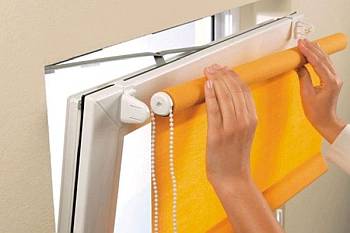 Как мыть рулонные шторы