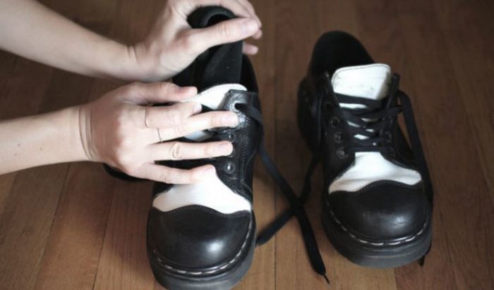 Что делать если скрипят кроссовки при ходьбе