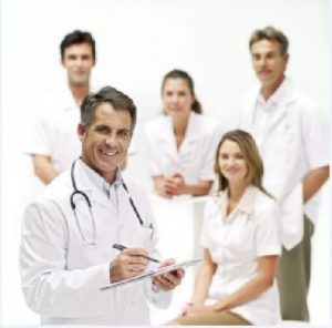 Почему врачи носят белые халаты