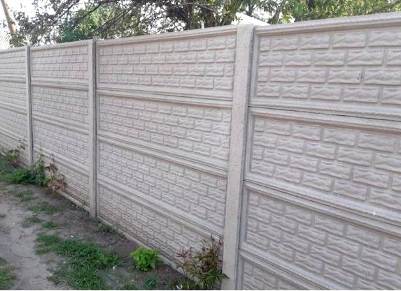 Забор из бетона – первоклассный выбор
