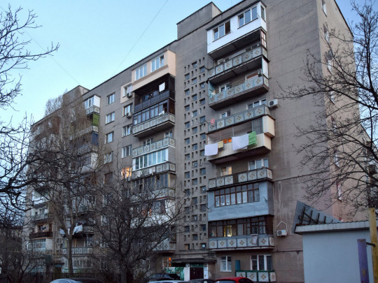 Под Одессой школьник выпрыгнул с 16-го этажа, оставив предсмертную записку