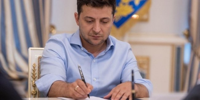 Зеленский подписал закон об аудите безопасности автомобильных дорог