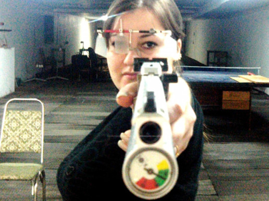 «Руки я лишилась в 4 года»: украинка стала четырехкратной чемпионкой мира по пулевой стрельбе
