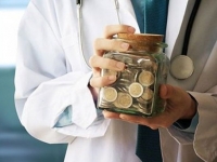 Уряд перерозподілив кошти на погашення заборгованостей по зарплатах медиків