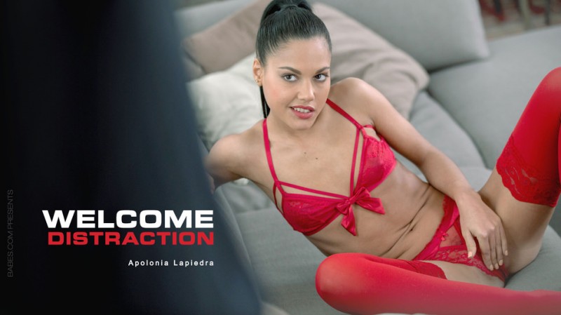 Apolonia Lapiedra - Welcome Distraction (2019/FullHD)