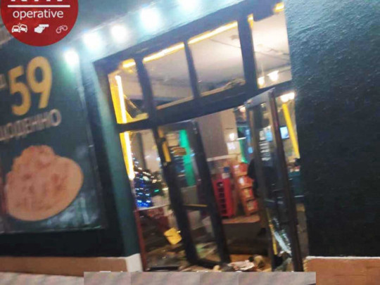 В сети появилось видео погрома кафе на киевских Позняках