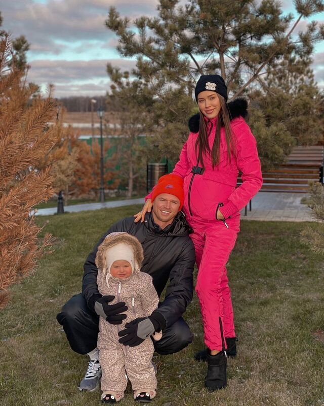 Беременная Анастасия Костенко рассказала, как ее годовалая дочь готовится к роли старшей сестры
