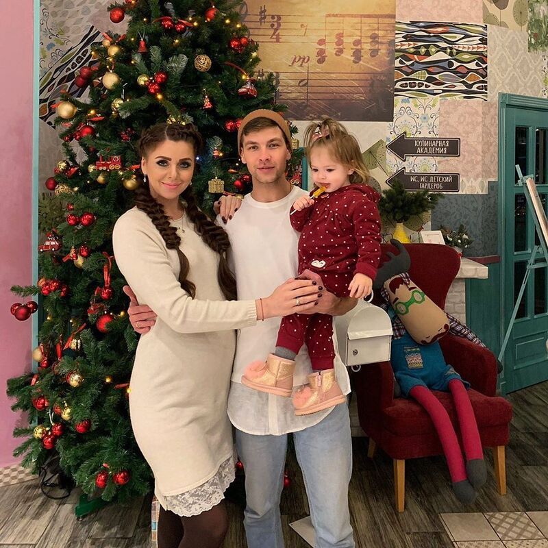Звезда «Дома-2» Дмитрий Дмитренко расплакался, узнав о беременности своей жены Ольги Рапунцель