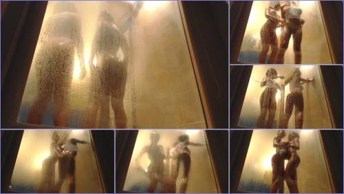 Lil Emma - Wet T-Shirt Time In Steamy Shower