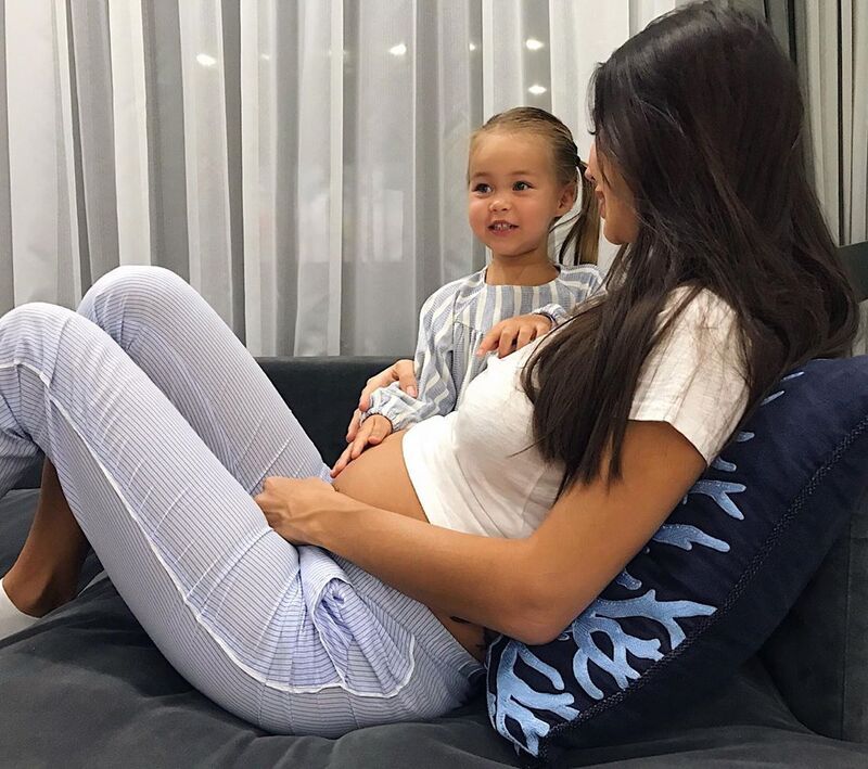 Беременная четвертым ребенком Оксана Самойлова заявила, что впервые не испытывает желания «родить побыстрее»