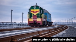 Украина направила генсеку ООН обращение в связи с запуском поездов по Керченскому мосту