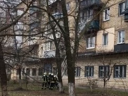 Житель Киева, выгоняя злых духов, поджег квартиру и испугал соседей ножом