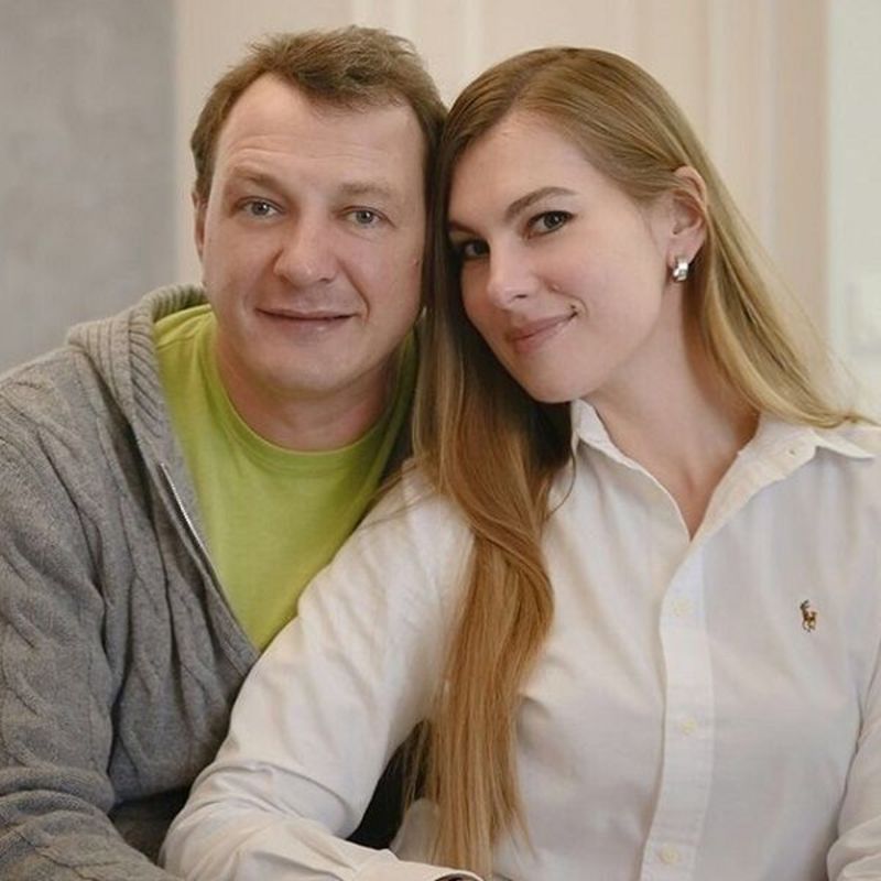 Бывшая жена Марата Башарова опровергла информацию о том, что они с актером продолжают жить вместе