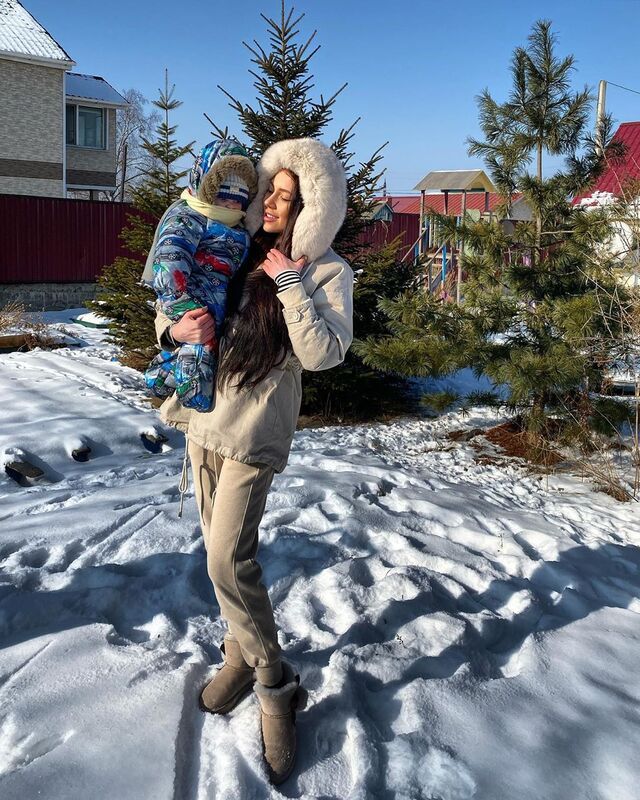 Звезда «Дома-2» Алена Рапунцель пожаловалась на Илью Яббарова, который не дал денег на лечение их сына