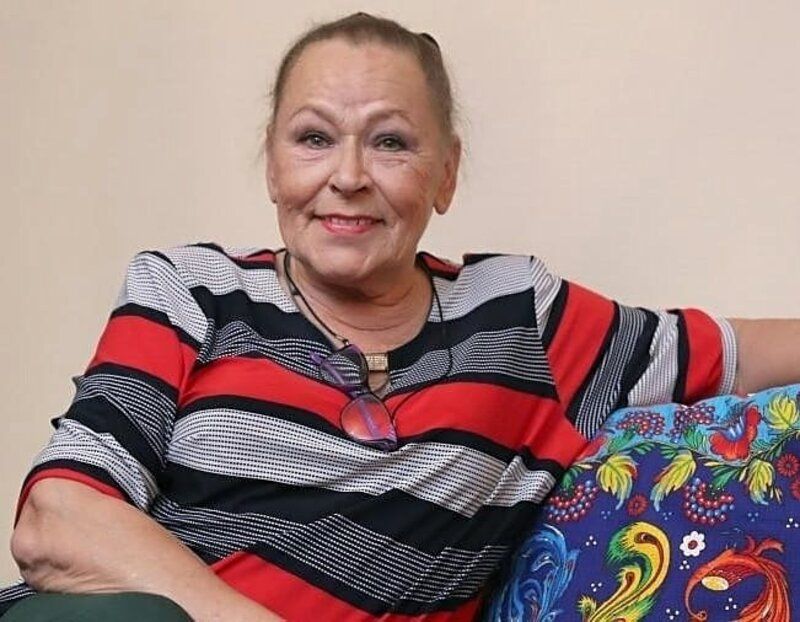 75-летняя Раиса Рязанова рыдала без остановки на церемонии прощания с сыном