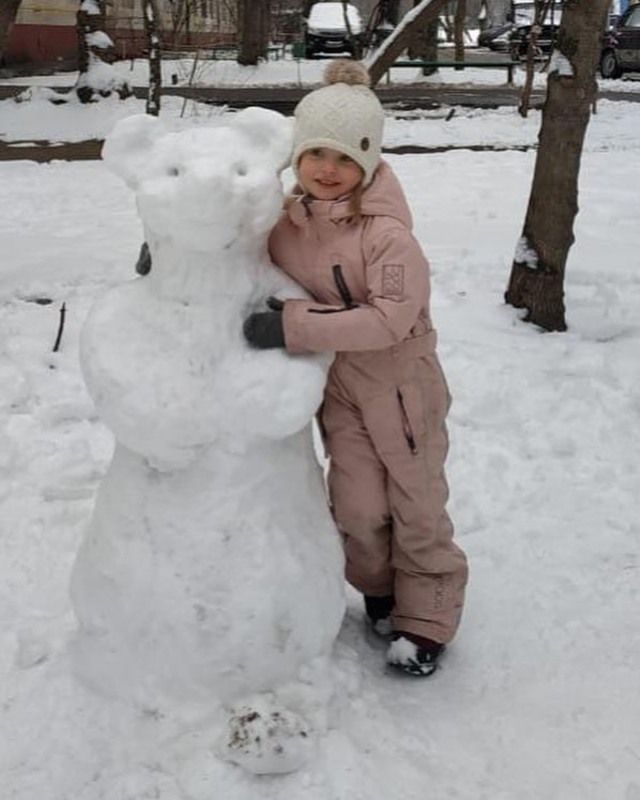Сергей Безруков показал, какого снеговика слепил вместе с дочерью