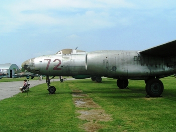 Iliushin Il-28 Walk Around