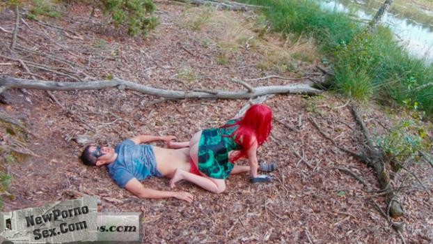Many Vids - Poison Ivy Rides Cock
