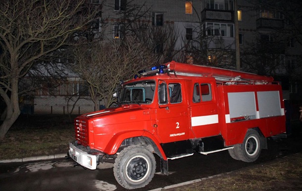 В Хмельницком прошла массовая эвакуация жильцов горящего дома