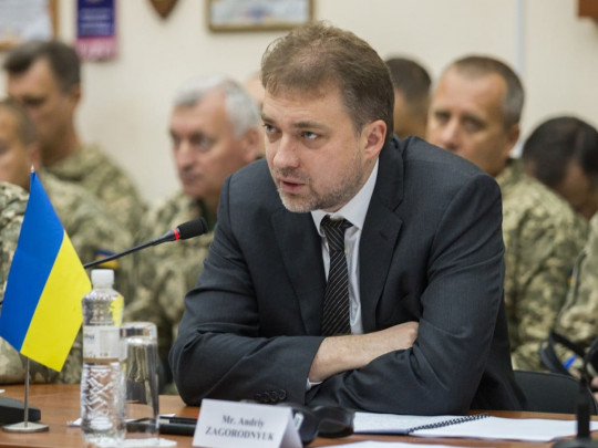 Обострение на Донбассе: министра обороны вызывают в Раду для отчета