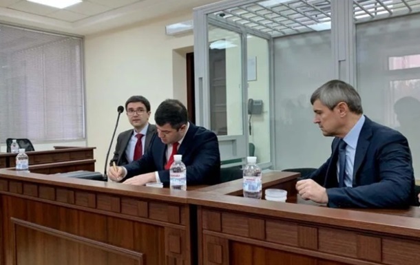 Суд восстановил Насирова на посту главы ГФС