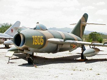 MiG-17F Fresco Walk Around