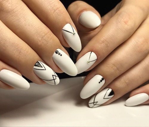 Дизайн ногтей в белом цвете. Фото со стразами, втрикой, новинки 2020