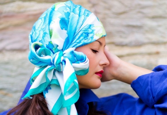 Как красиво завязать платок на голове разными способами как шапку, на крестины, хвостиками вверх.