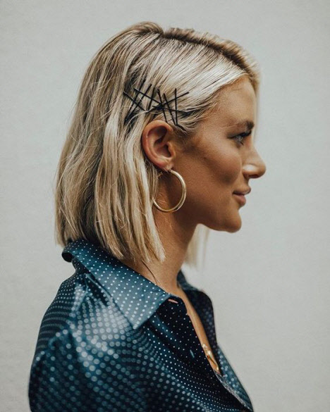 Градуированное каре – модная стрижка на средние волосы.</div>
<div> Фото, новинки 2020, вид спереди, сзади. Как» /></div>
<div style=